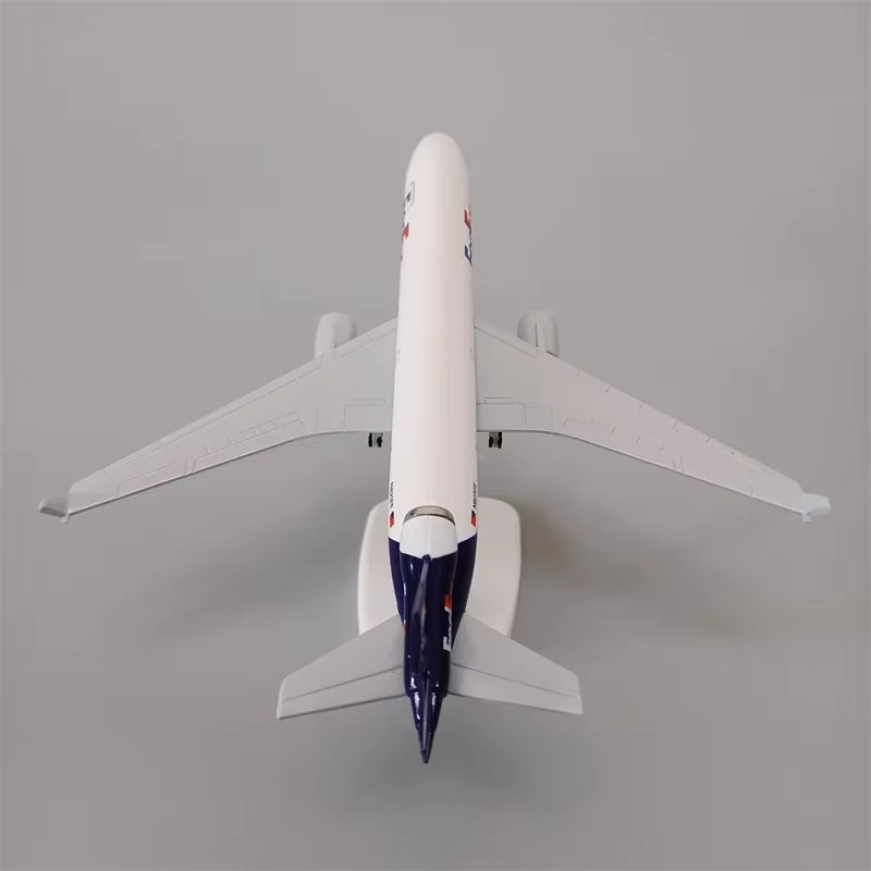 Airplane Model 20cm Air Fedex  - огляд і ціна Model Kit Centaur