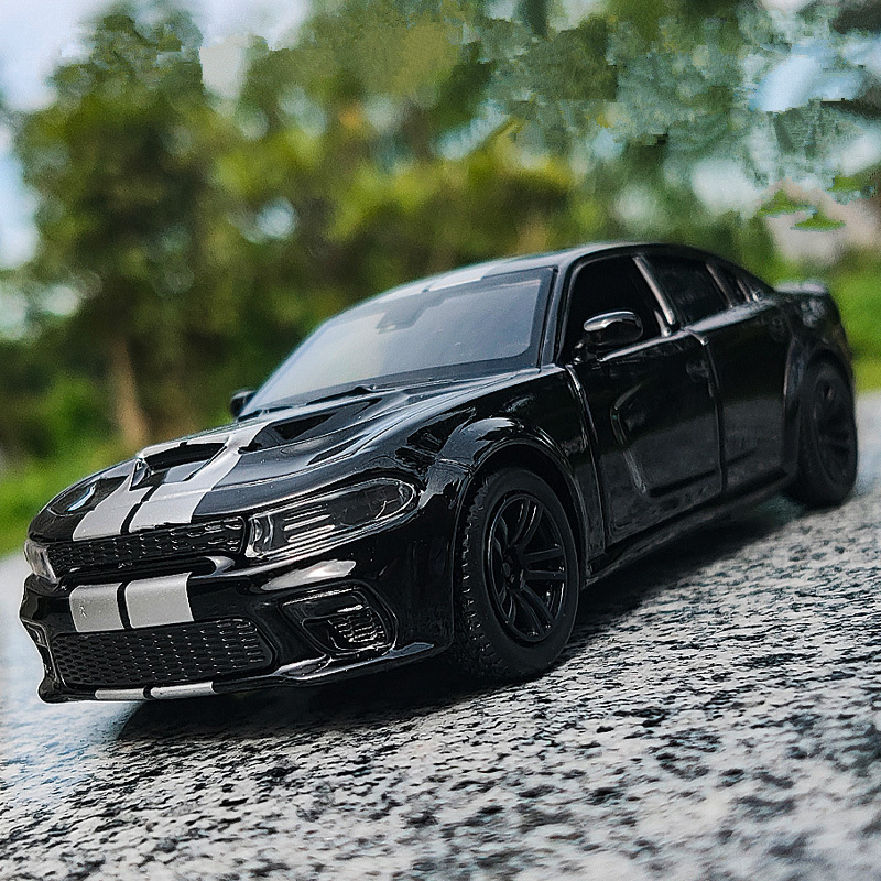 1:32 DODGE Charger SRT Hellcat - огляд і ціна Model Kit Dodge Charger