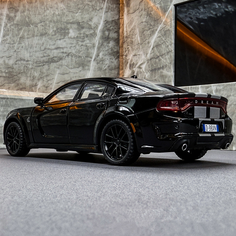 1:32 DODGE Charger SRT Hellcat - огляд і ціна Model Kit Dodge Charger