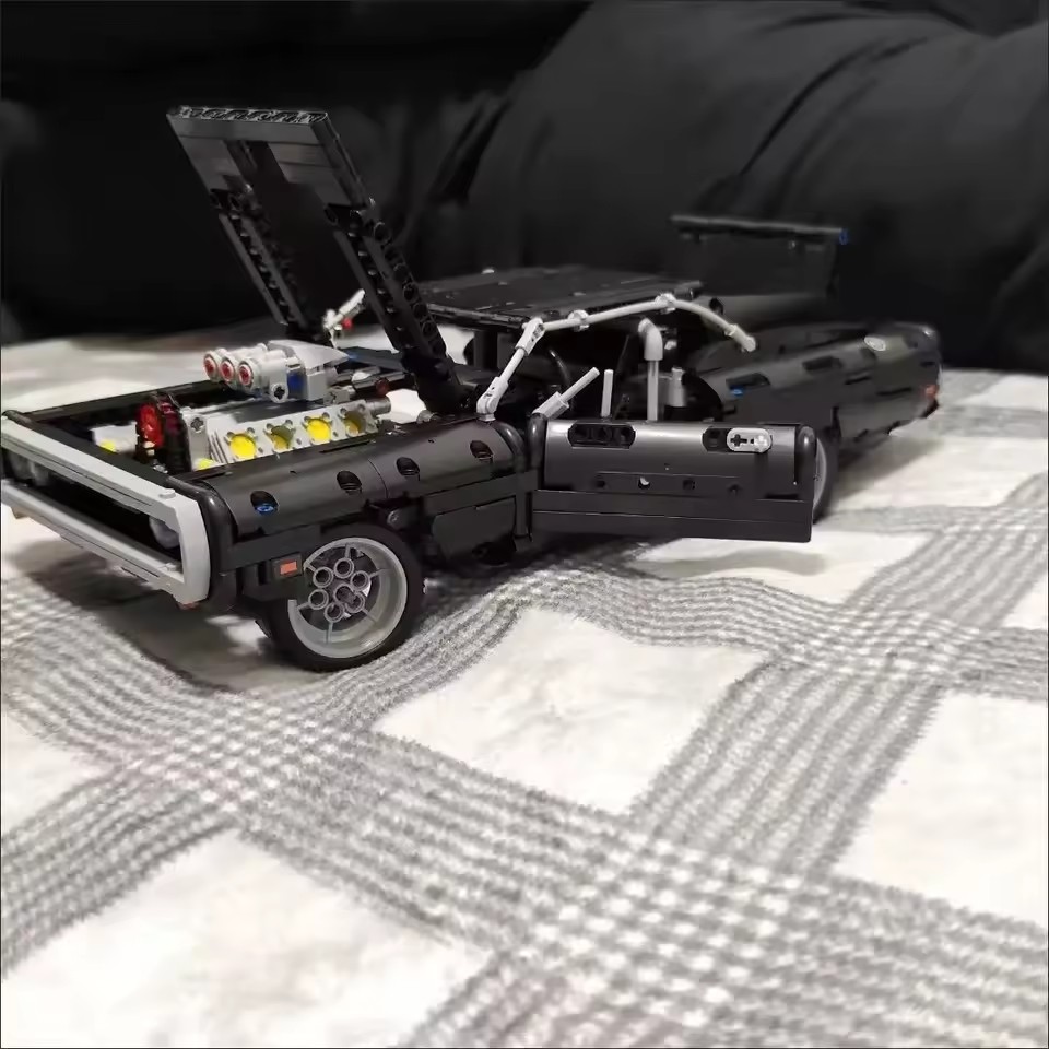 1077PCS Technical Car Dodged C - огляд і ціна Model Kit Dodge Charger