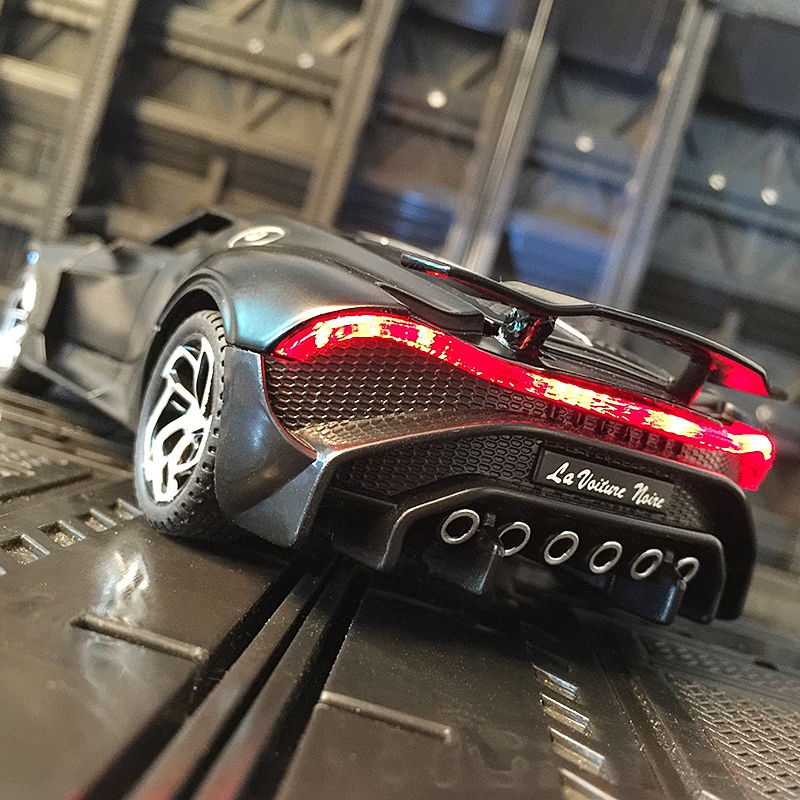 1:32 Alloy Scale Model Car Toy - огляд і ціна Model Kit Alfa Romeo