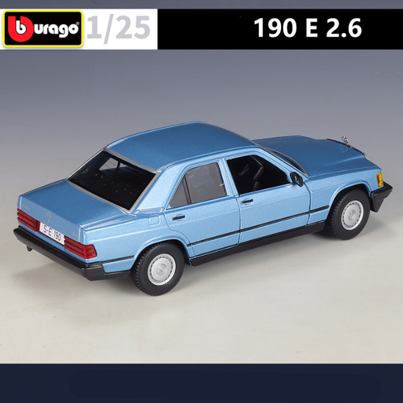 Bburago 1:24 Mercedes-Benz 190 - огляд і ціна Model Kit Alfa Romeo